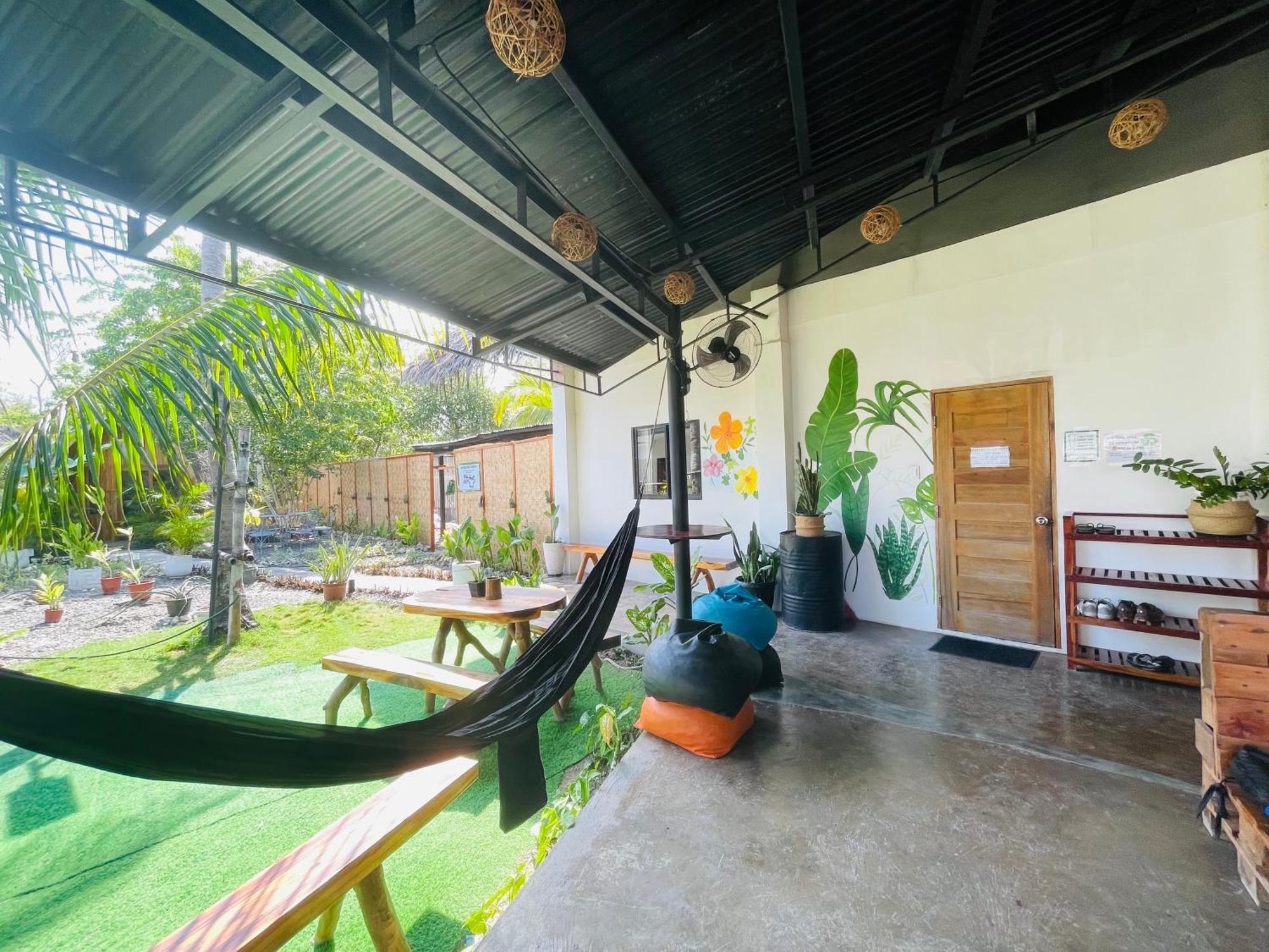 Maayong Hostel (Adults Only) Моалбоал Екстер'єр фото